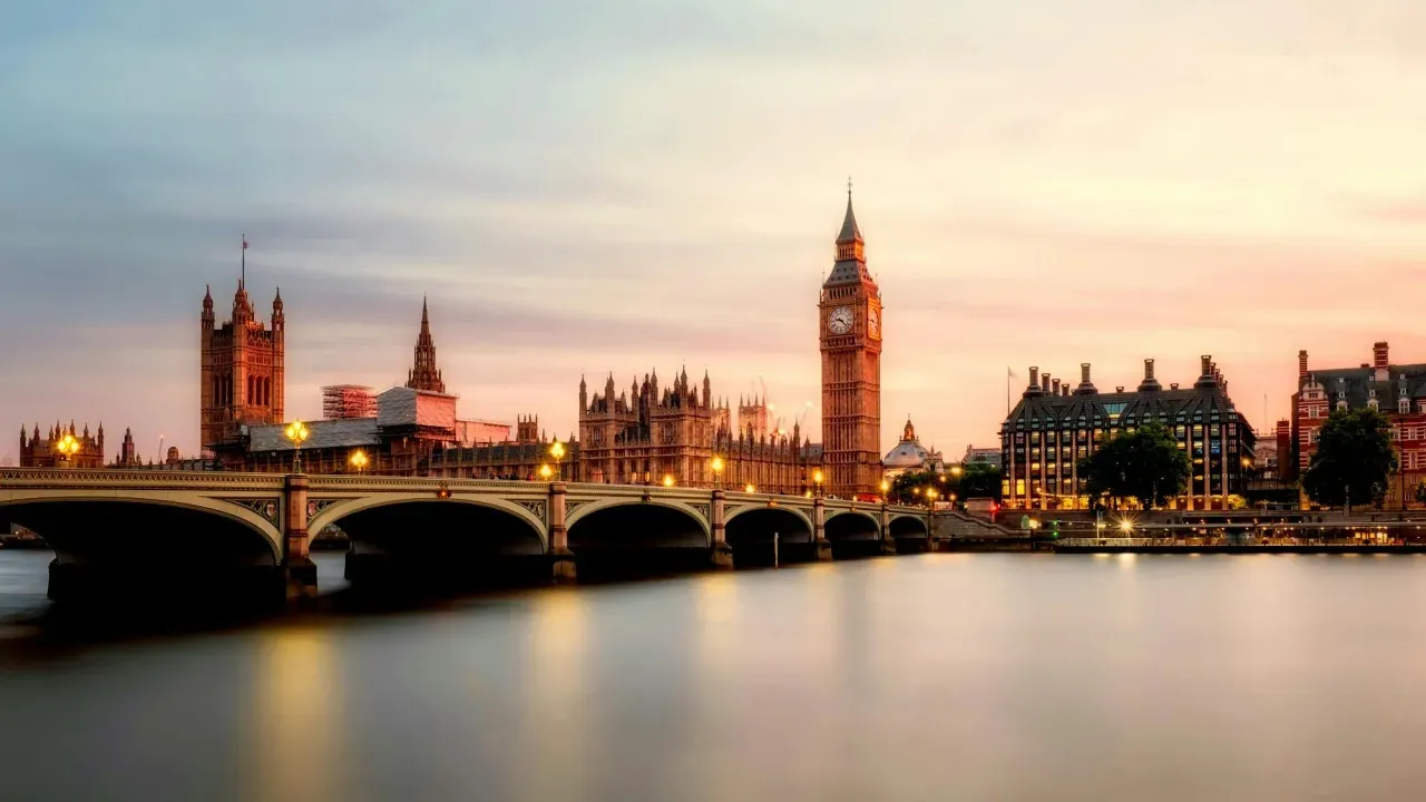 UNITED KINGDOM SELF SPONSORSHIP VISA. image